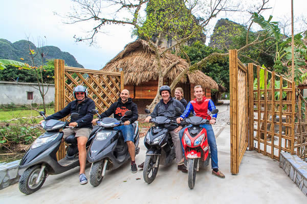 Sapa - Bac Ha: COLORFUL Market