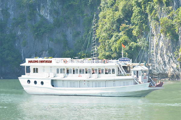 Halong Bay with Fantasea Cruise (DISCOUNTED 10%)