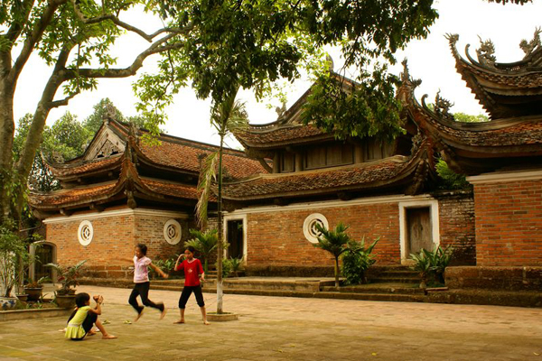 Thay & Tay Phuong Pagodas, Van Phuc silk village ***